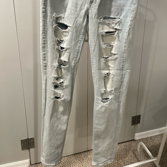 American Eagle Ripped Jeans - Picture 2 of 2